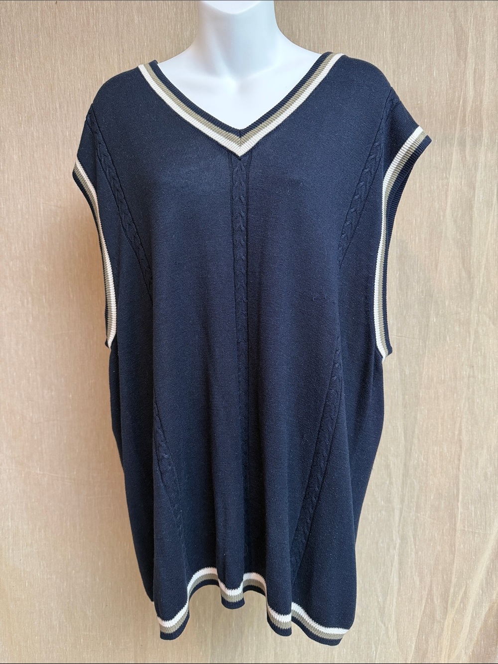 Sleeveless V-Neck Knit Tunic in Navy with Cream Trim